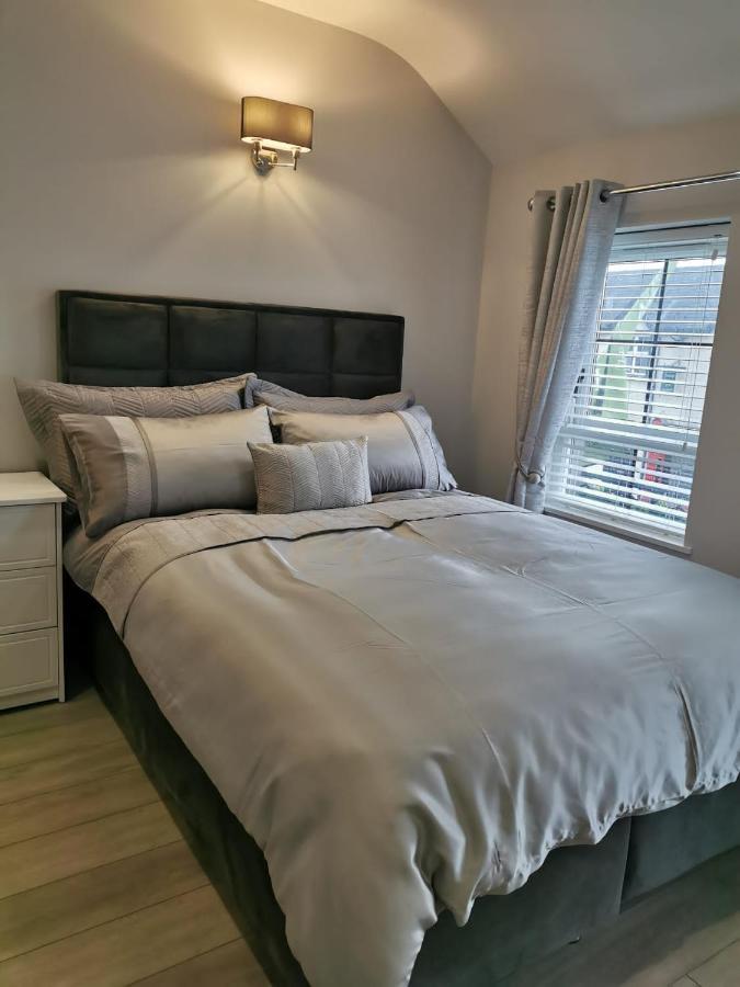 Modern 3-Bed Apartment In Magherafelt Sleeps 8 Exterior foto